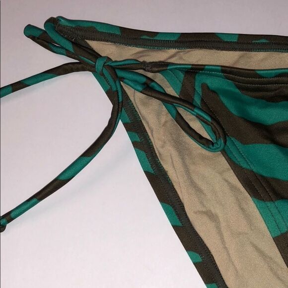 Victoria's Secret Bikini Bottom - Picture 2 of 7